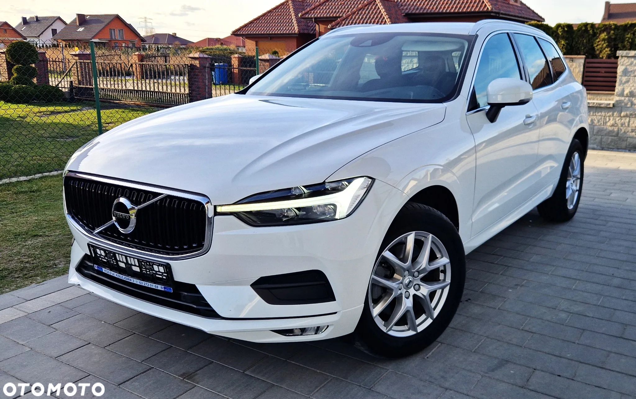 Volvo XC 60 B4 D AWD Geartronic Momentum - 1