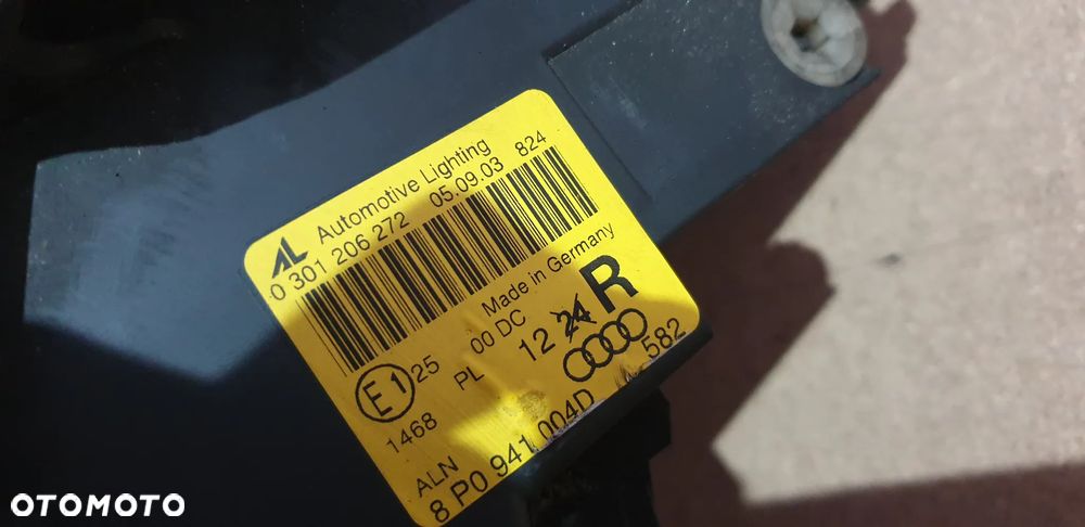 Audi A3 8P Lampa Prawy Przód XENON 8P0941004D - 2