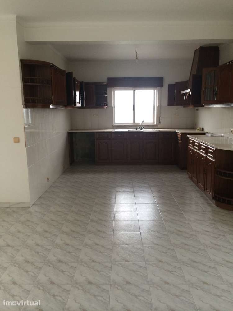 Apartamento T3 c/ garagem  Junto a Leiria