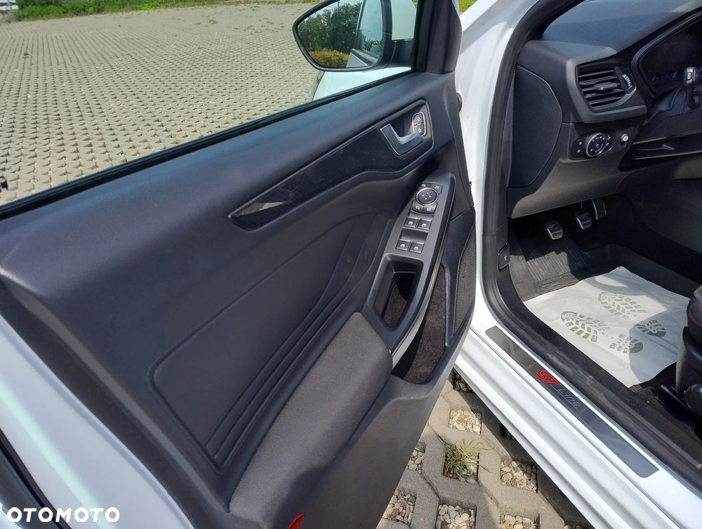 Ford Focus 2.0 EcoBlue ST-Line - 36