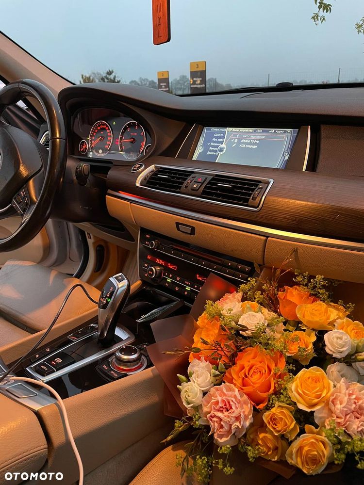 BMW 5GT - 5