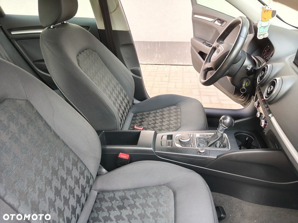 Audi A3 Sportback 1.4 TFSI S tronic Ambiente - 21