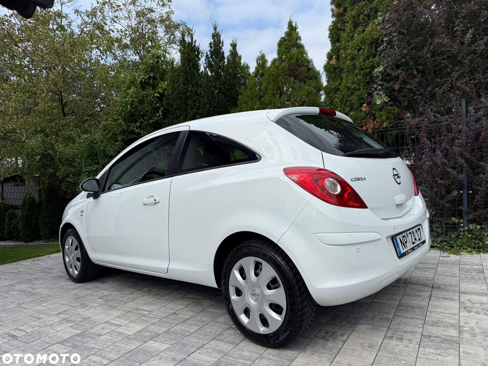 Opel Corsa 1.4 Cosmo - 4