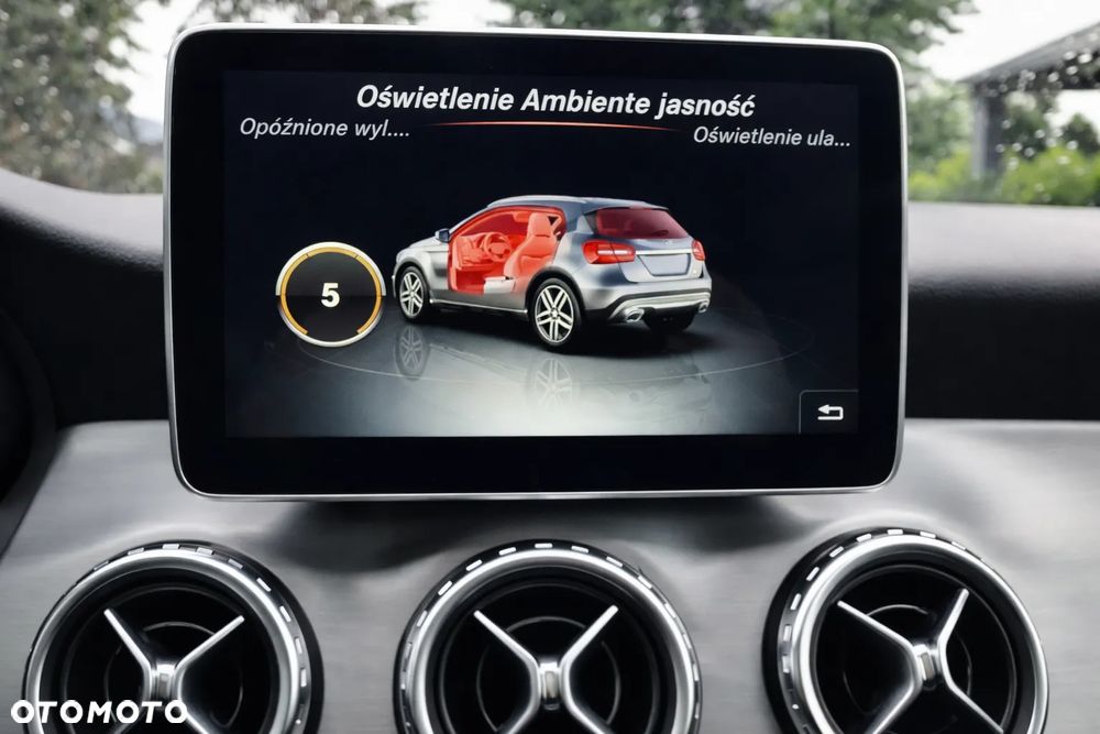 Mercedes-Benz GLA 250 4-Matic AMG Line - 34