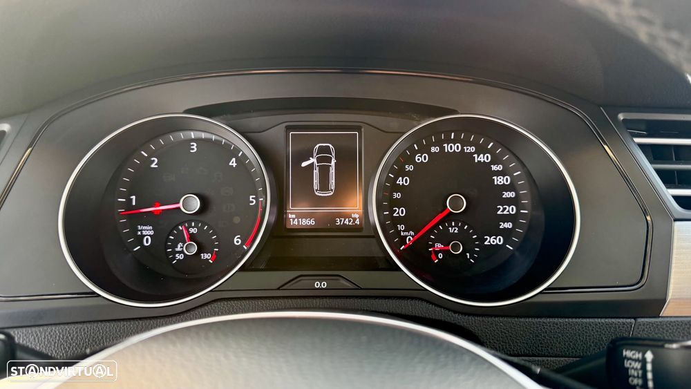 VW Passat Variant 1.6 TDI Confortline Navig - 11