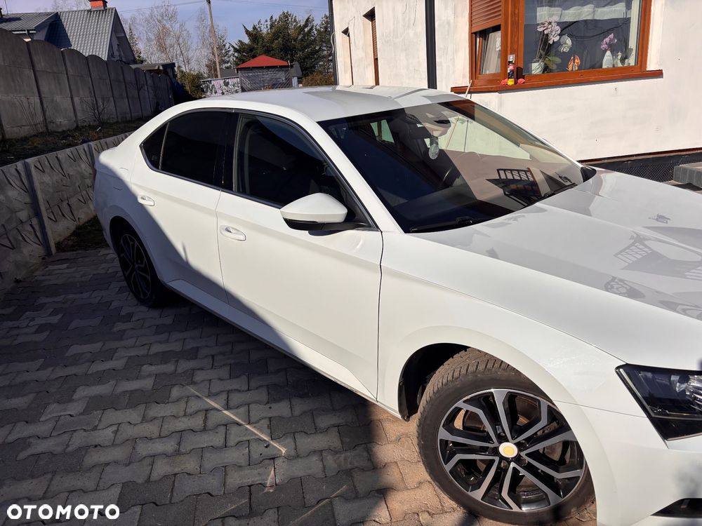 Skoda Superb 2.0 TDI SCR Style DSG - 3
