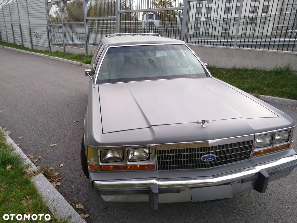 Ford Crown - 17
