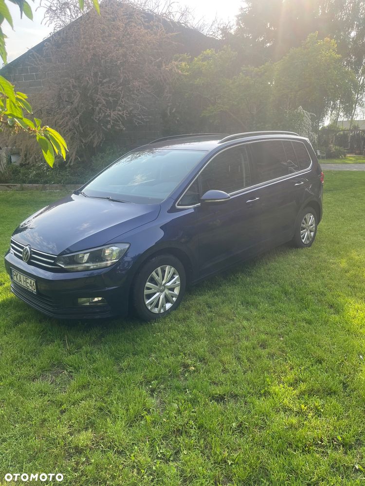 Volkswagen Touran - 1