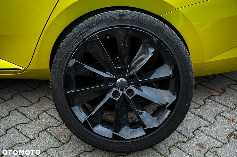 Skoda Superb 2.0 TDI DSG Sportline - 11