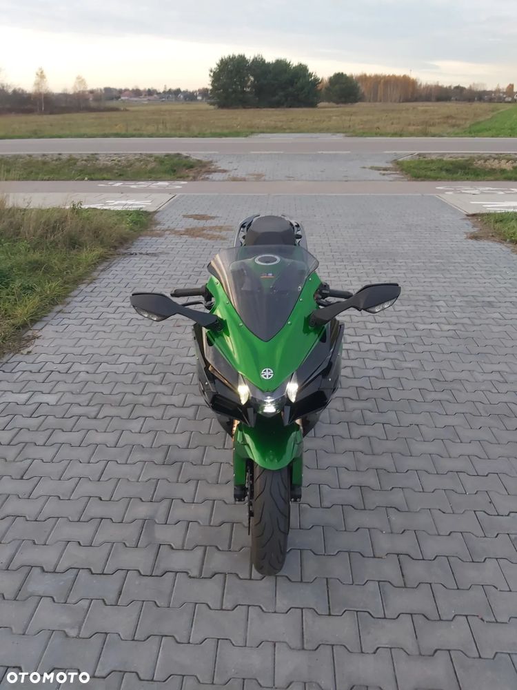 Kawasaki Ninja H2 SX - 13