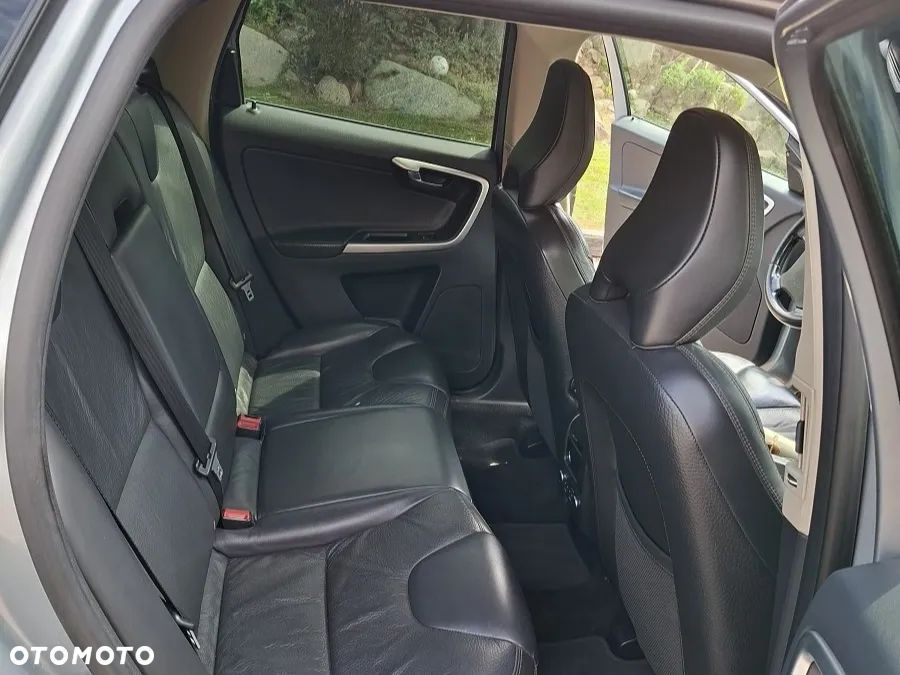 Volvo XC 60 D5 AWD - 13