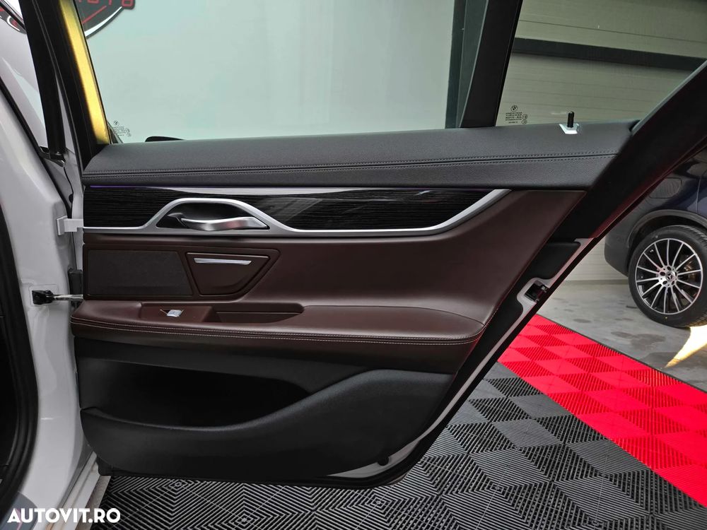 BMW Seria 7 730d xDrive - 26