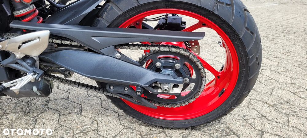Triumph Street Triple - 15