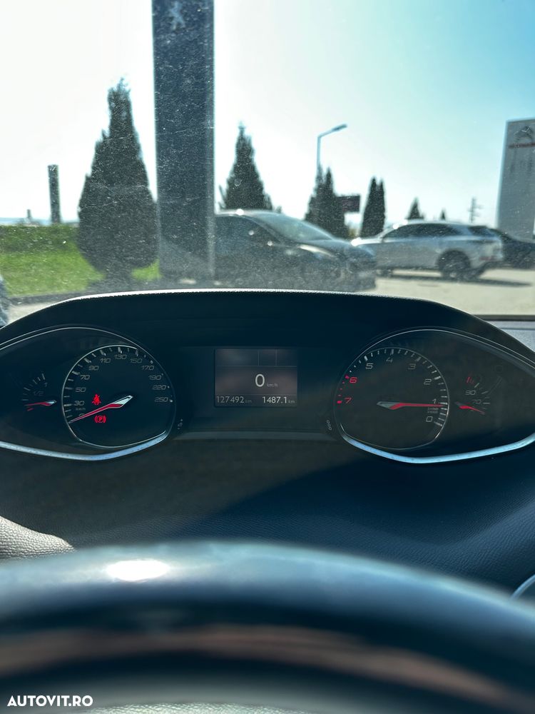 Peugeot 308 1.2 L PureTech Turbo Allure - 13