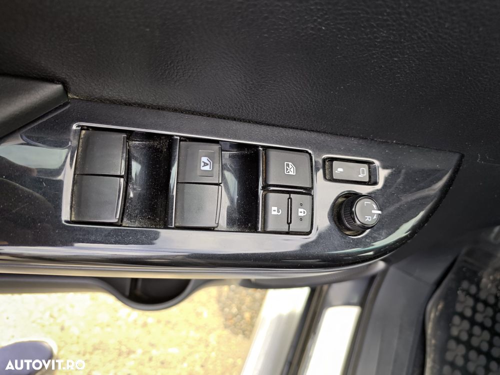 Toyota Hilux 4x4 Double Cab M/T Style - 28