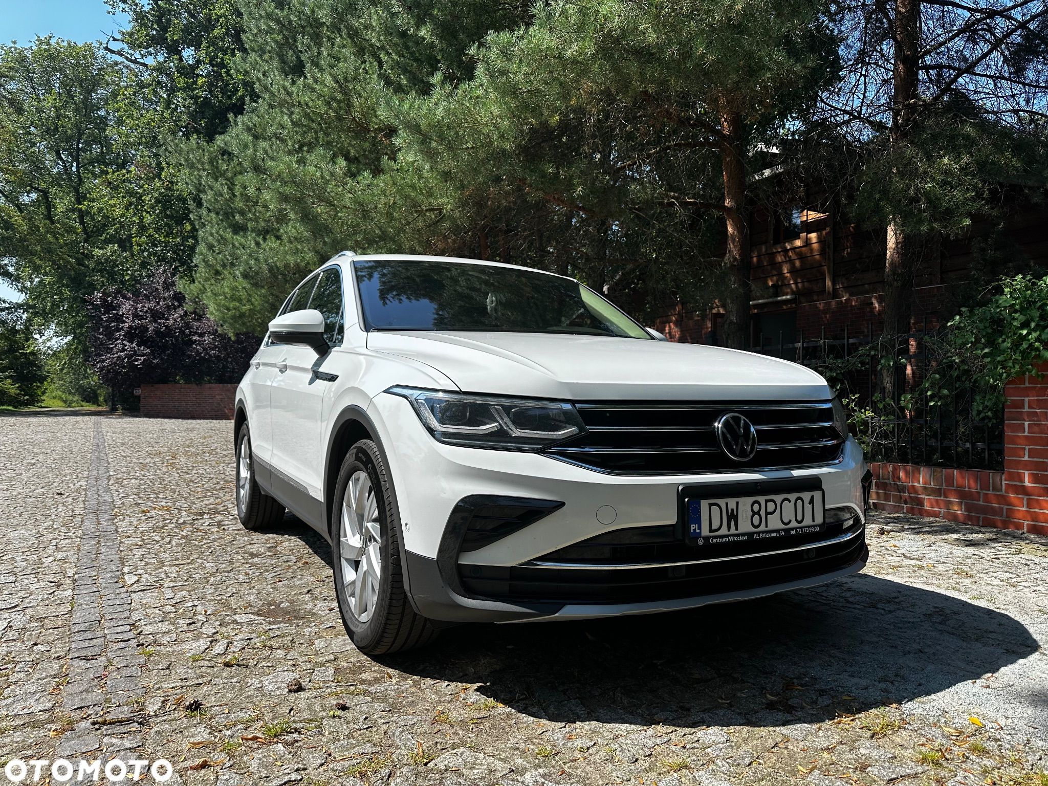 Volkswagen Tiguan - 1