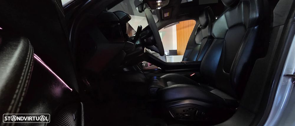 Porsche Taycan Cross Turismo 4S - 46