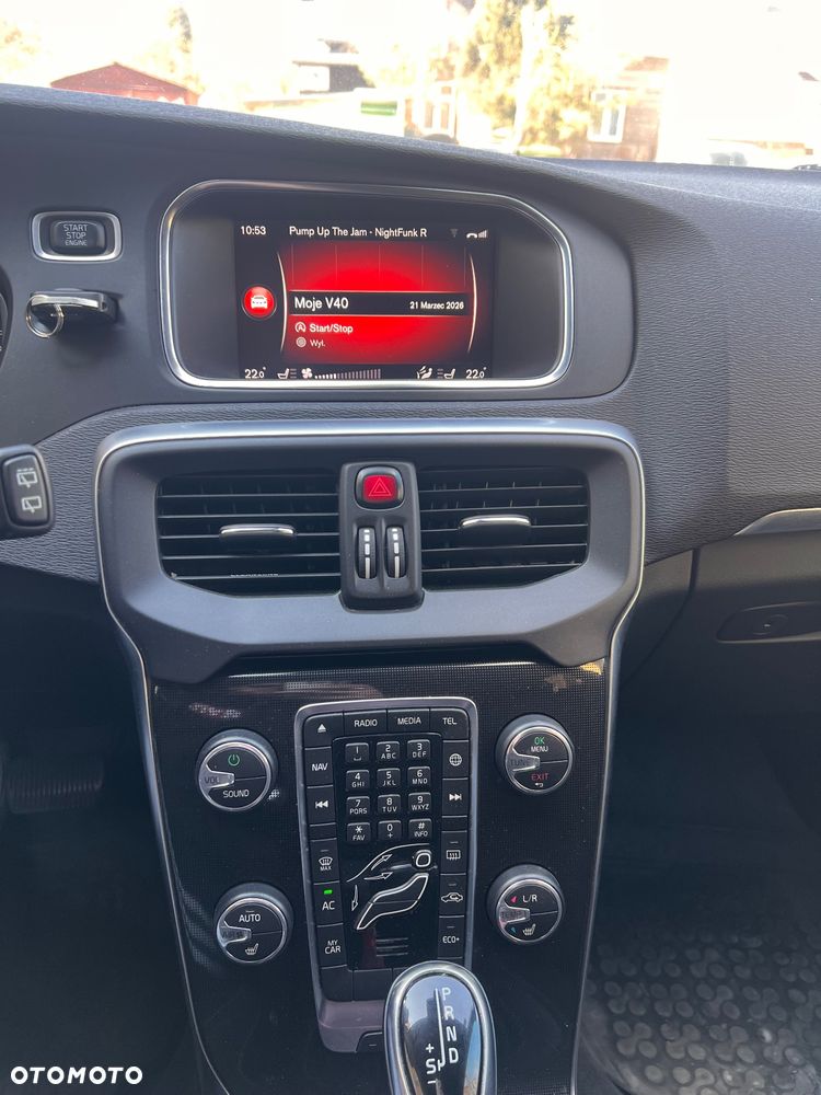 Volvo V40 T3 Drive-E Momentum - 16