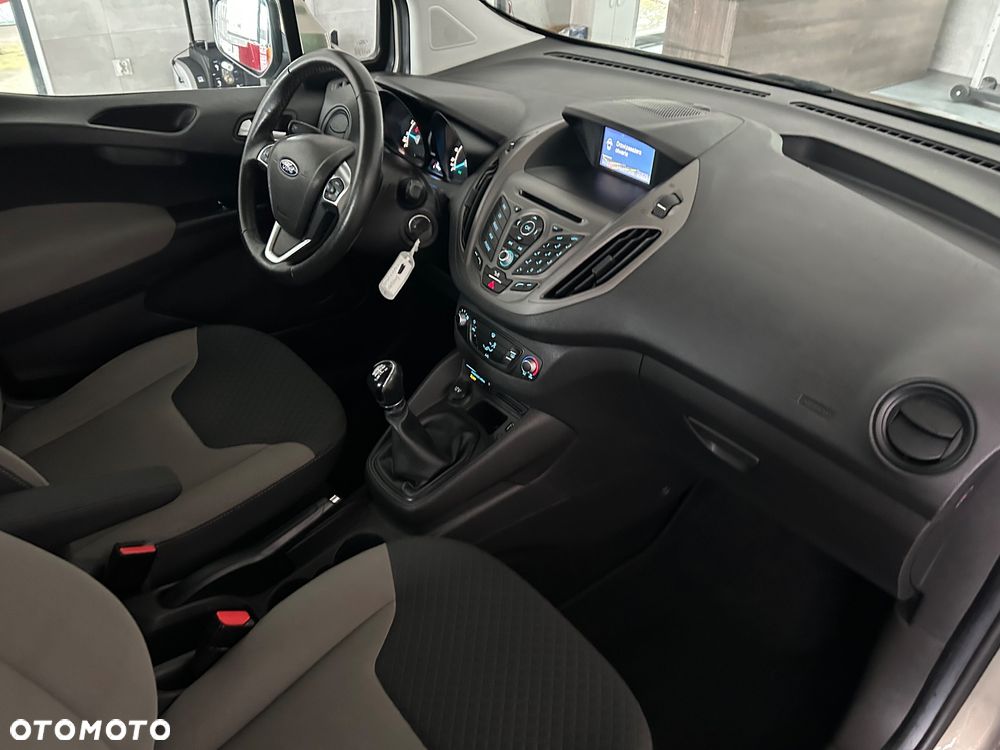 Ford Tourneo Courier 1.0 EcoBoost S&S Ambiente - 27