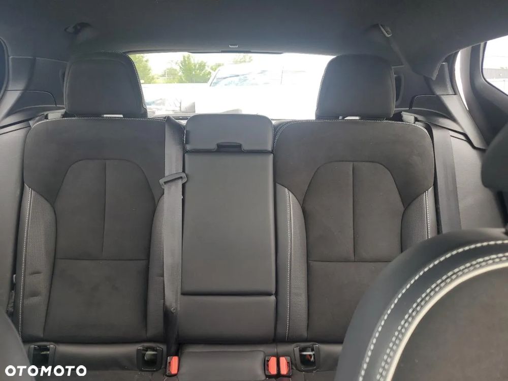Volvo XC 40 T5 AWD R-Design - 8