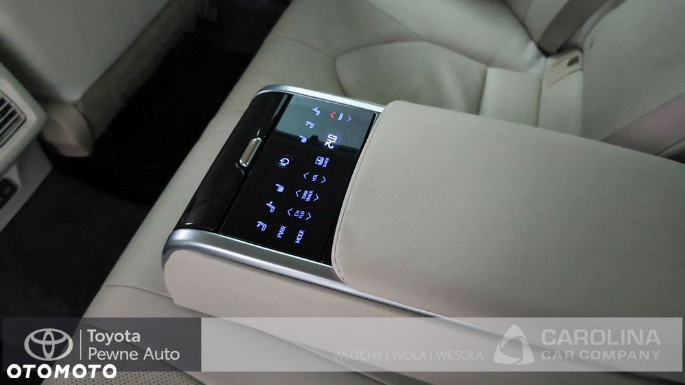 Toyota Camry 2.5 Hybrid Executive CVT - 24