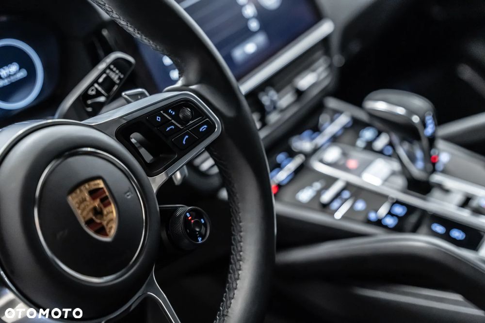Porsche Cayenne - 29