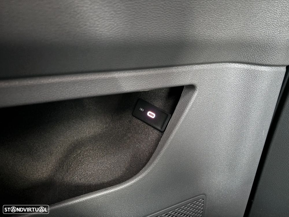 VW Multivan 2.0 TDI Life DSG - 28