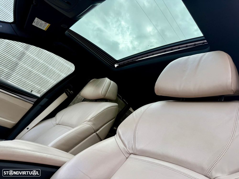 BMW 550 i Pack M Auto - 17