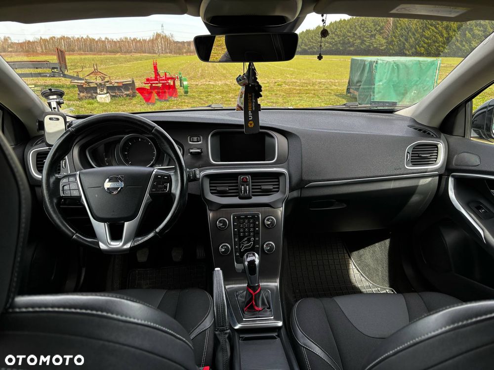 Volvo V40 D4 Momentum - 14