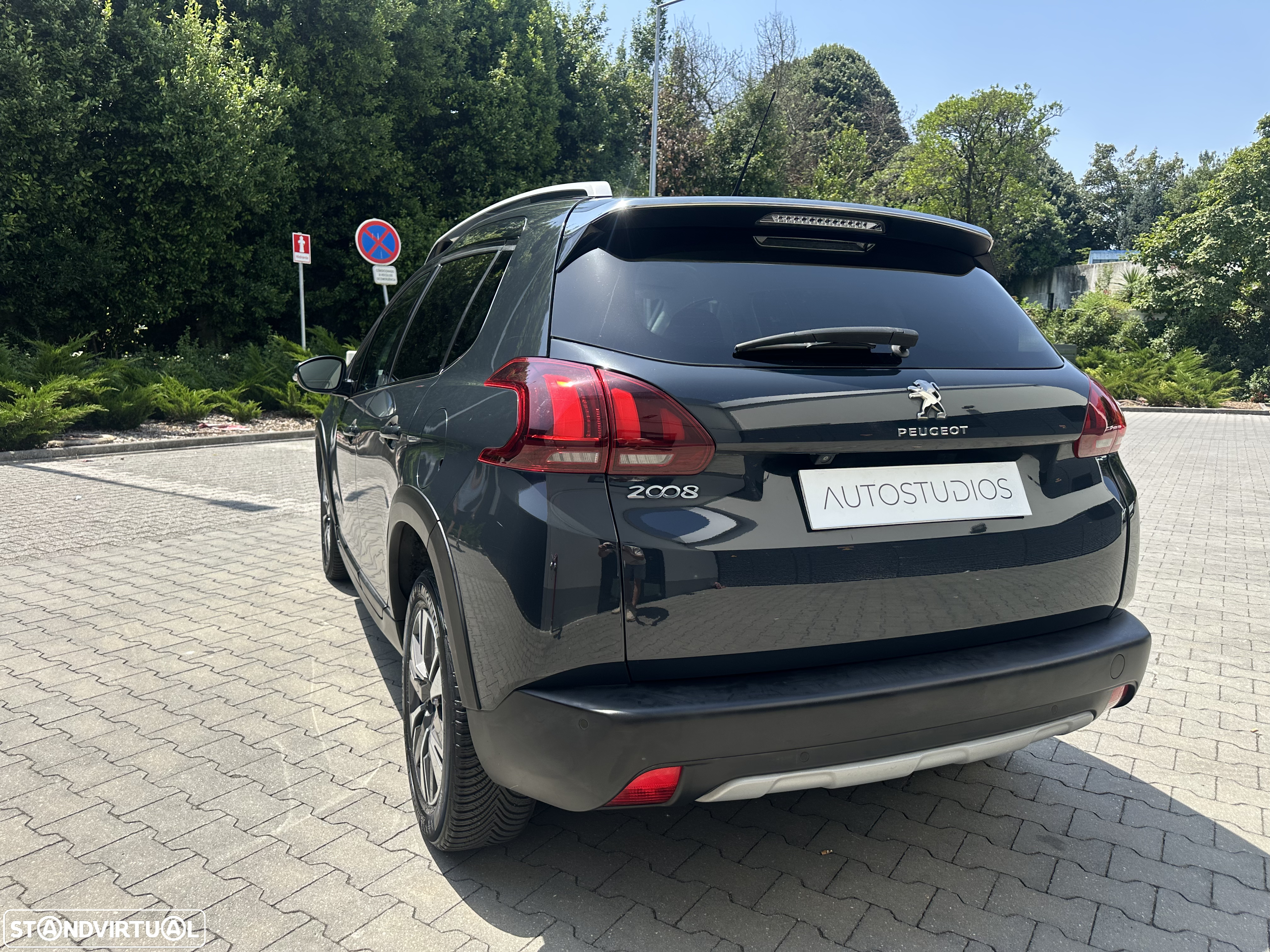 Peugeot 2008 1.2 PureTech Allure EAT6 - 7