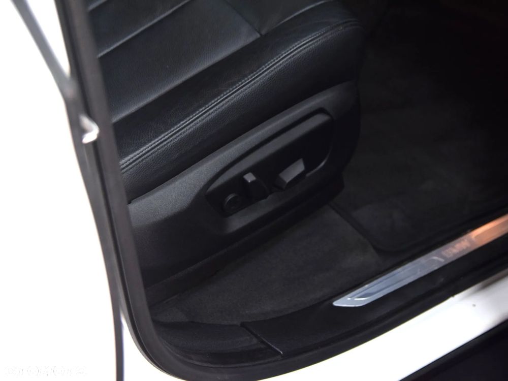 BMW X5 xDrive35i - 24