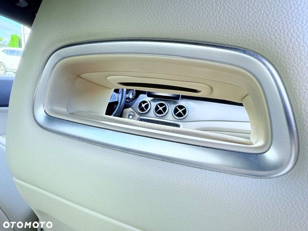 Mercedes-Benz CLA 250 AMG Line - 19