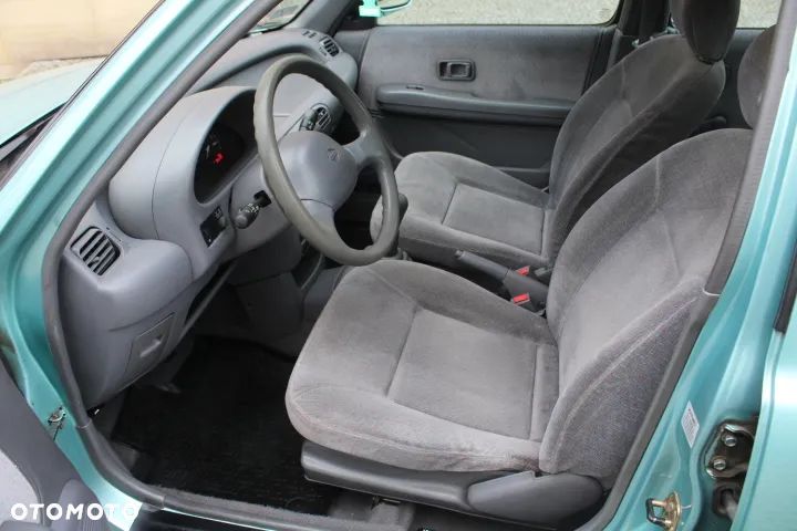 Nissan Micra - 35