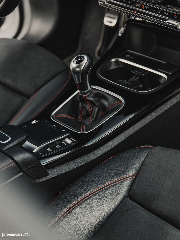 Mercedes-Benz CLA 180 - 5