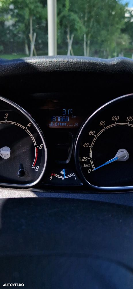 Ford Fiesta - 10
