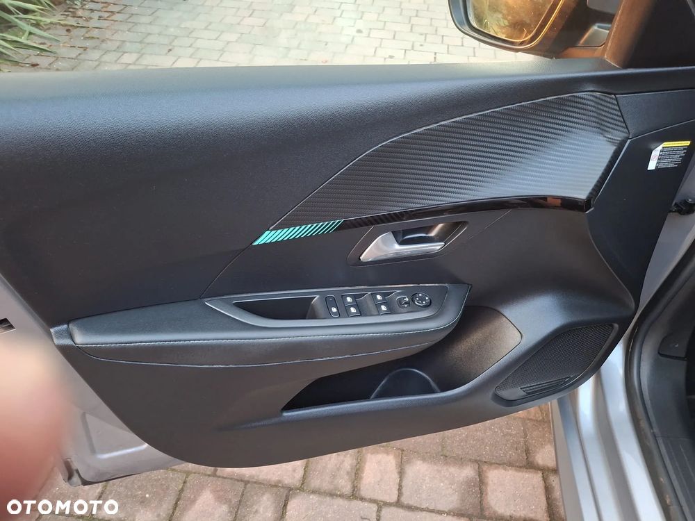 Peugeot 208 Elektromotor 136 Allure - 12