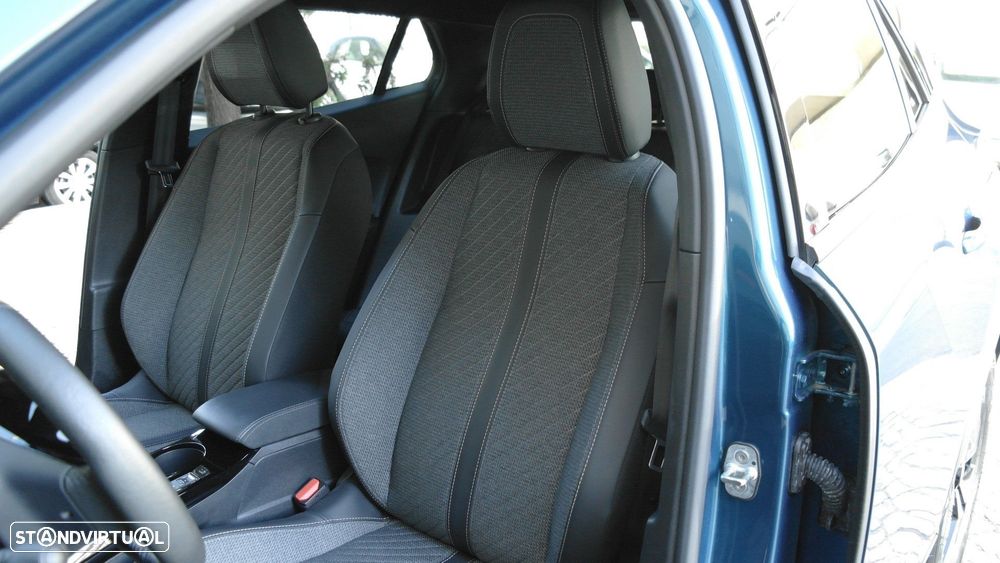 Peugeot e-2008 54 kWh Allure - 26