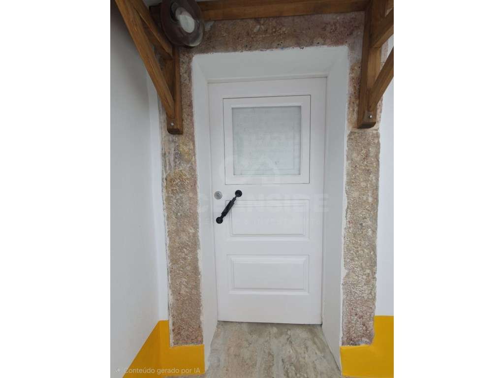 Moradia duplex totalmente reabilitada - Grande imagem: 2/16