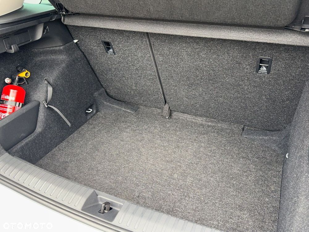 Skoda Kamiq 1.0 TSI Selection DSG - 37