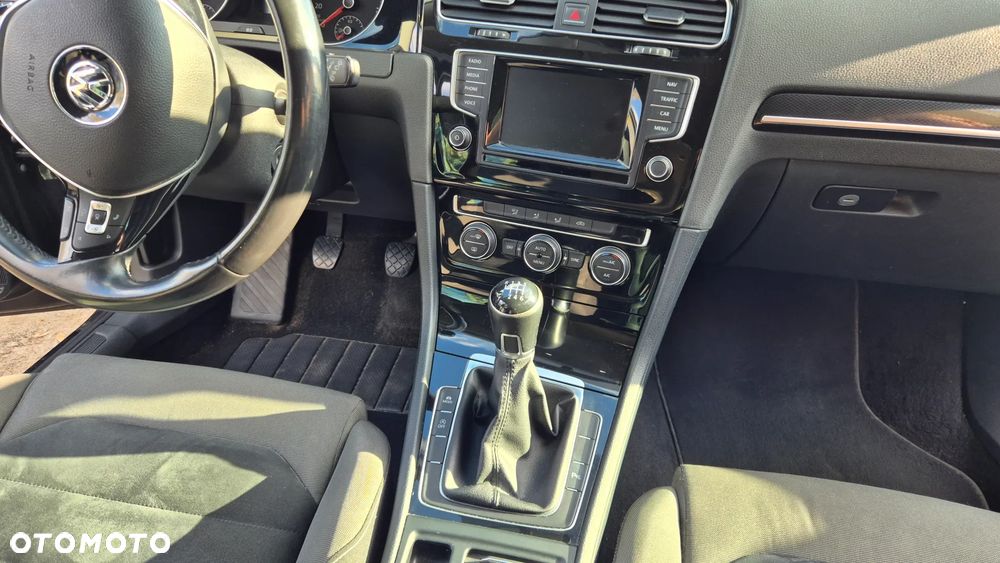 Volkswagen Golf 1.4 TSI BMT Highline - 9