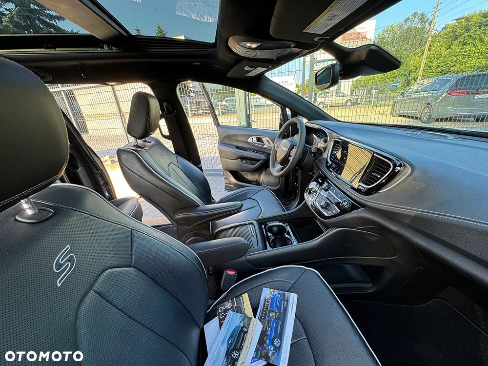 Chrysler Pacifica - 6