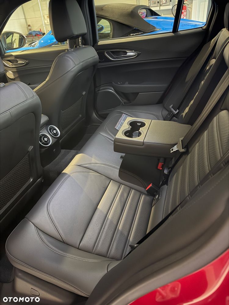 Alfa Romeo Giulia 2.9 Bi Turbo V6 Quadrifoglio - 8