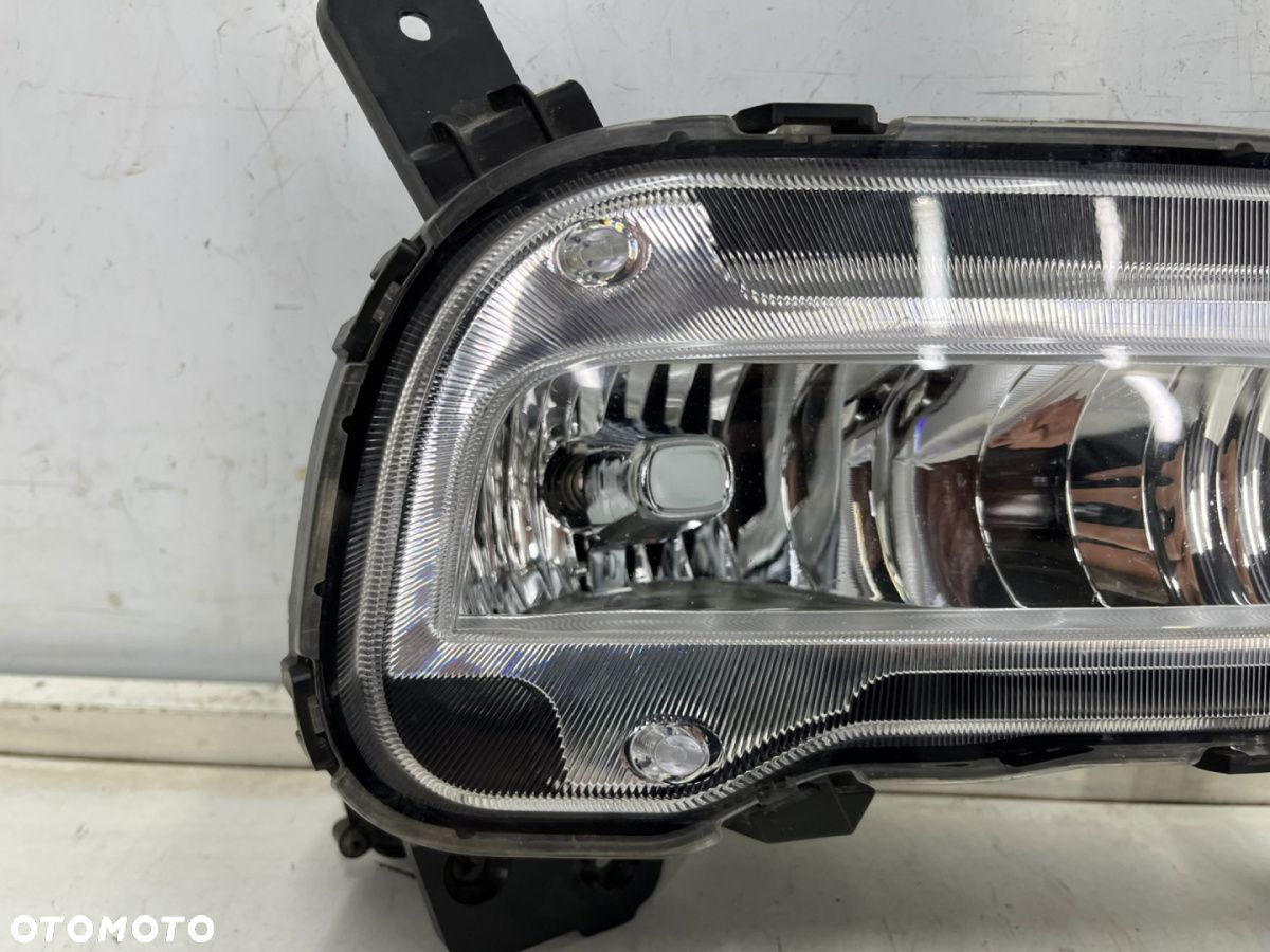 Lampa reflektor Hyundai H1 II H-1 II H200 Starex TQ LIFT 17-23r. PRAWY przedni halogen swiatło - 3