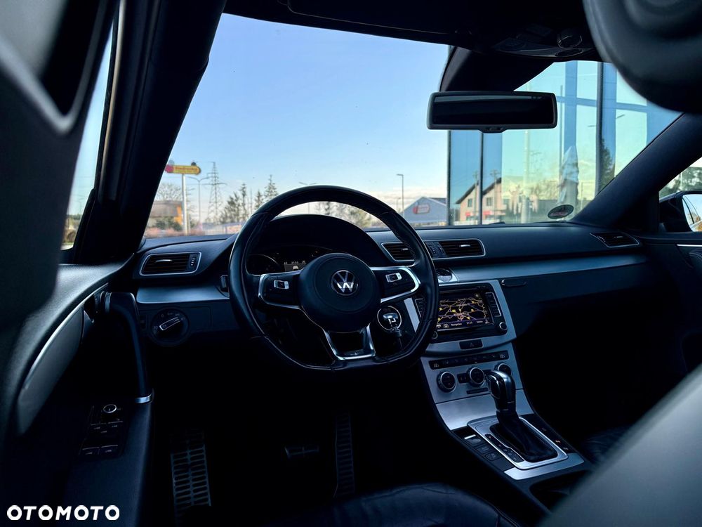 Volkswagen Passat 2.0 TDI DSG BlueMotion Technology R-Line - 18