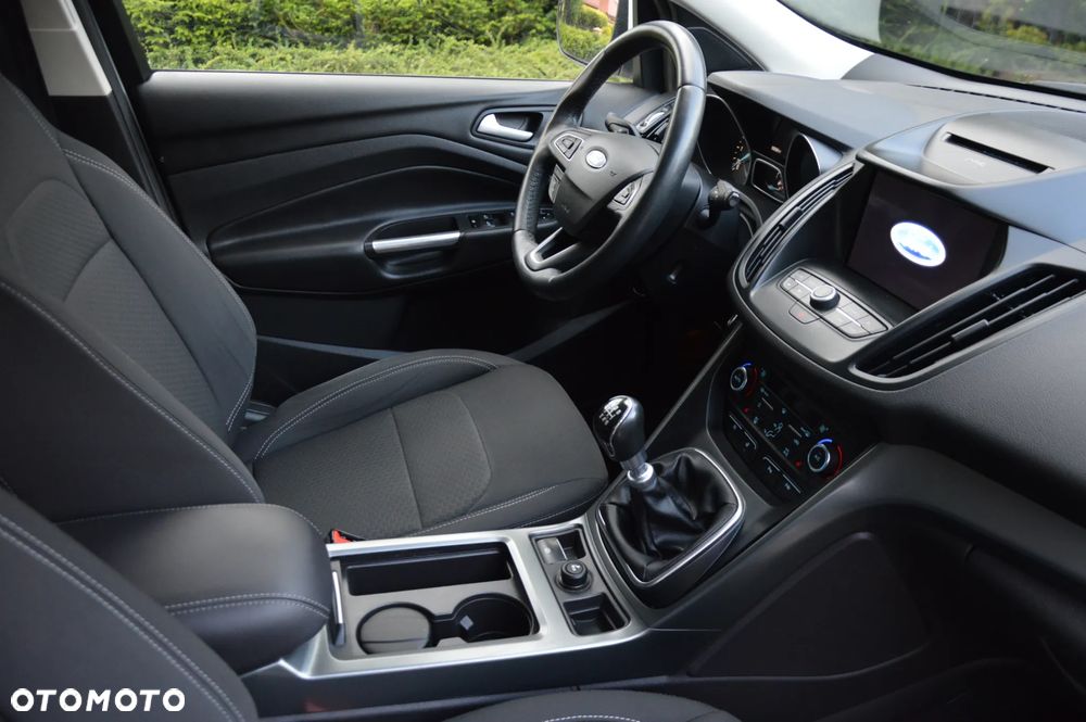Ford Kuga 2.0 TDCi 2x4 Titanium - 21