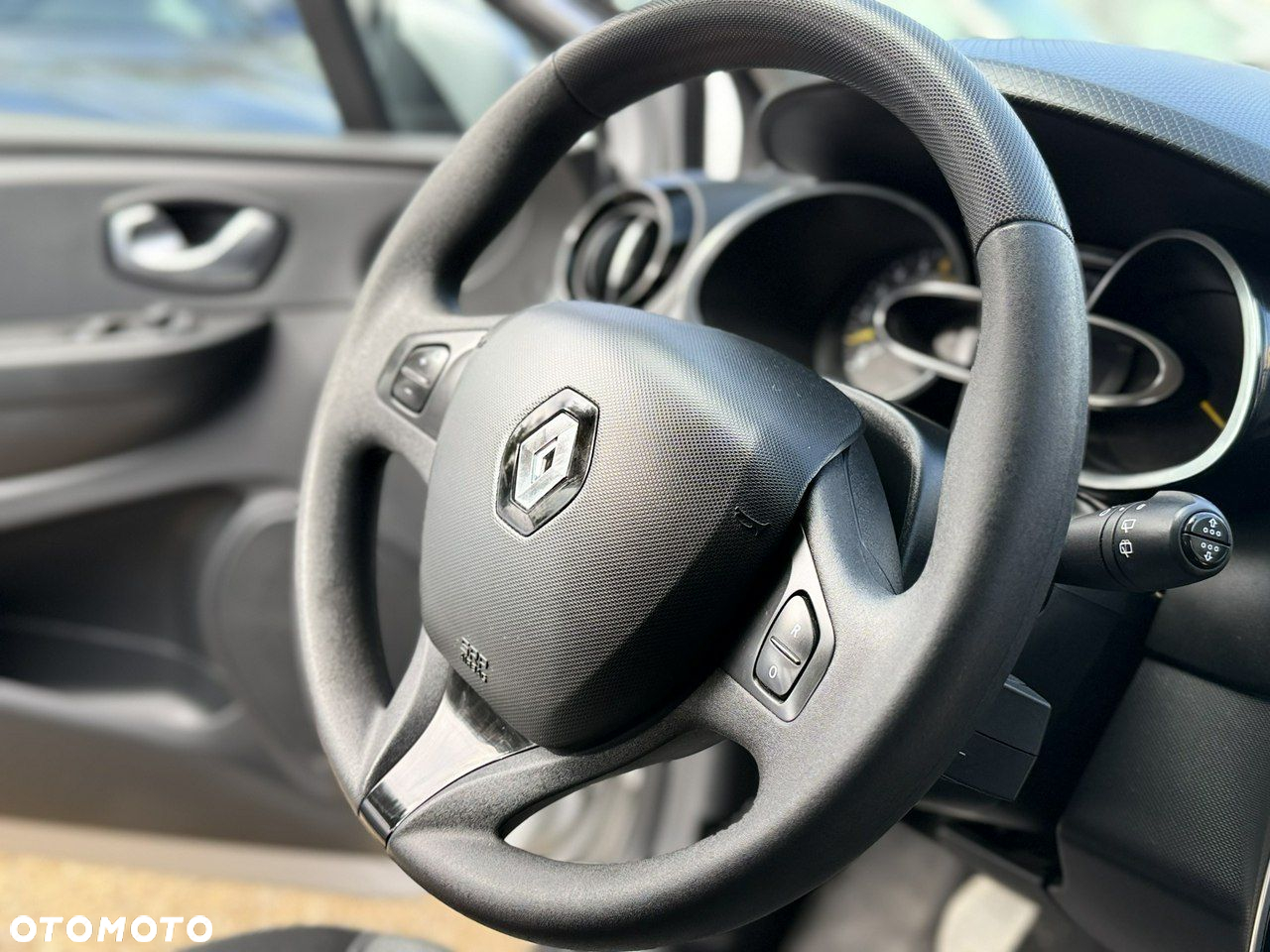 Renault Clio - 22