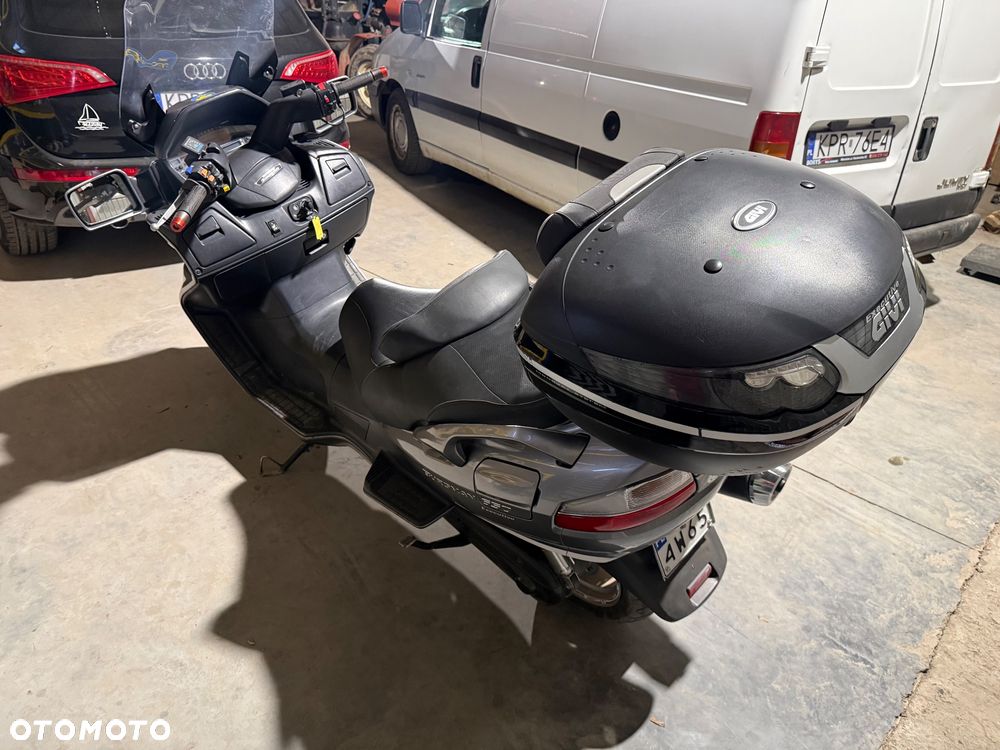 Suzuki Burgman - 4