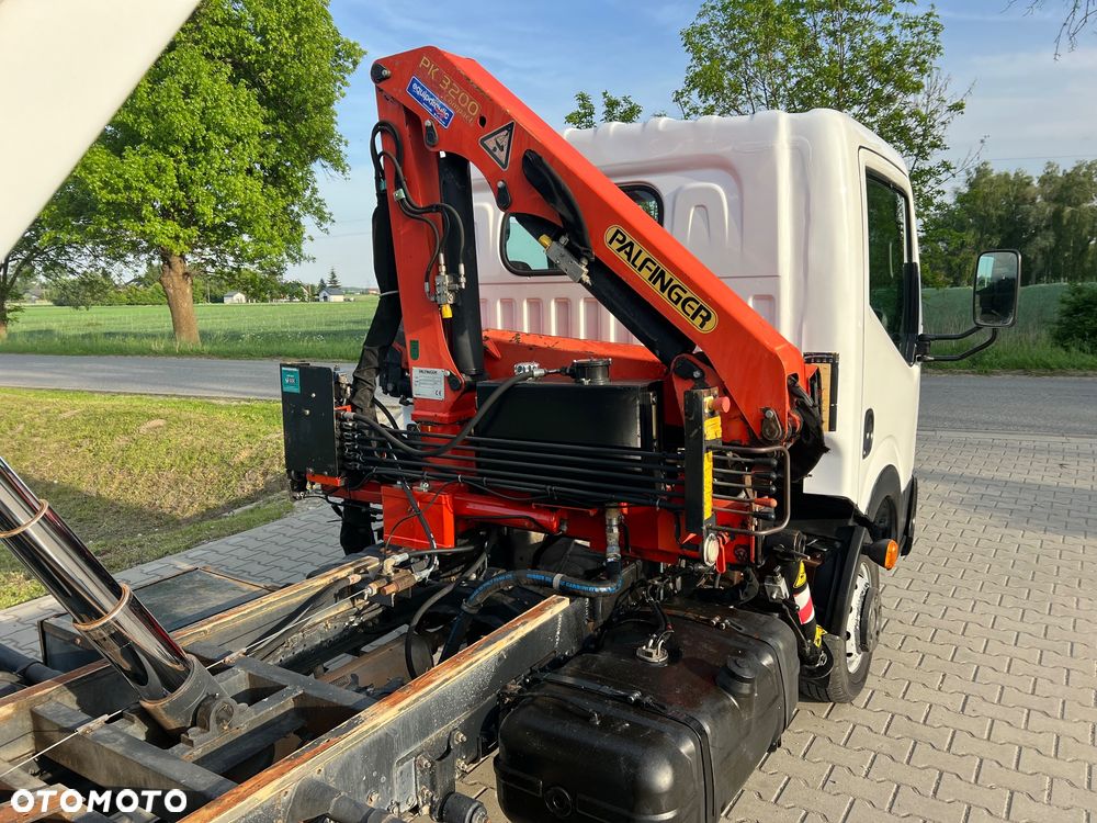 Nissan CABSTAR - 22