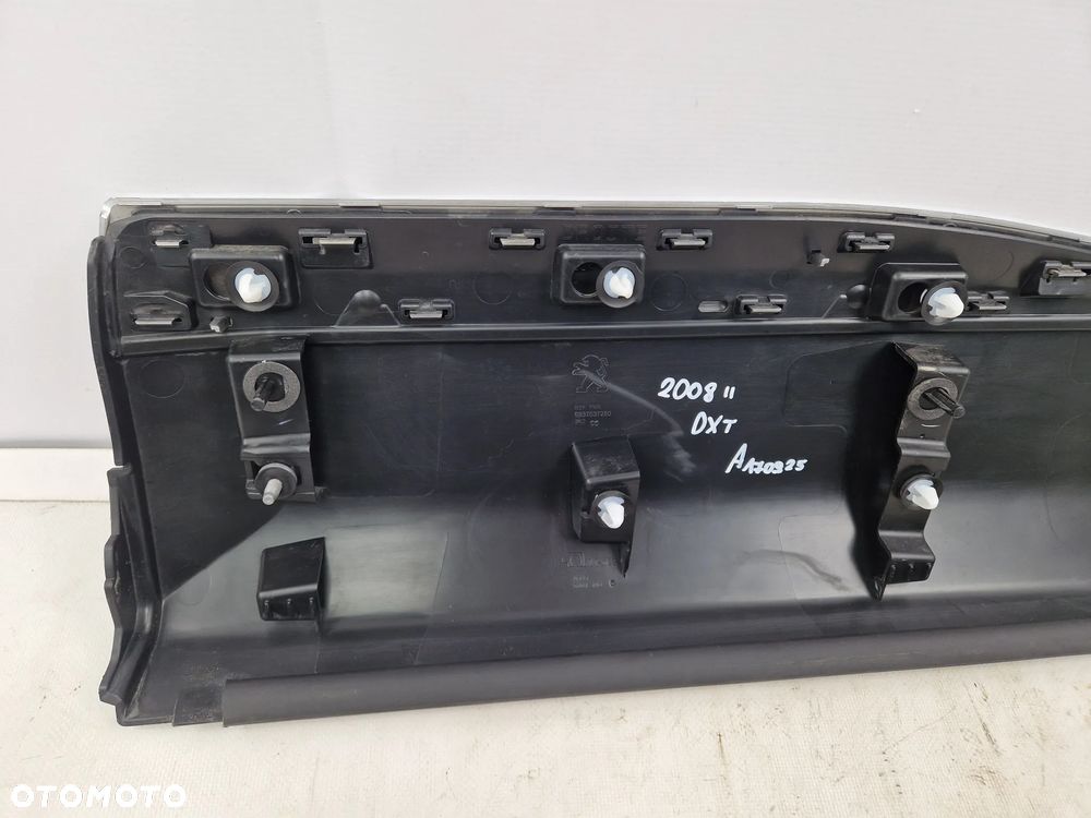 Prawy tył tylna listwa drzwi Peugeot 2008 II  9837637280 - 4