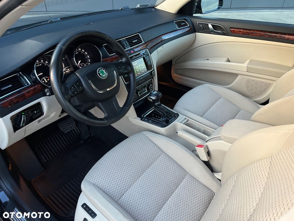 Skoda Superb 2.0 TDI 4x4 Elegance DSG - 19